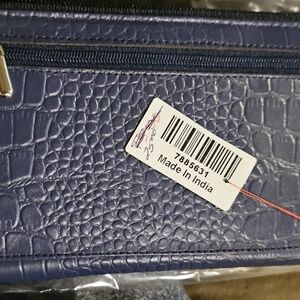 Elegant Blue Textured Women's Wallet